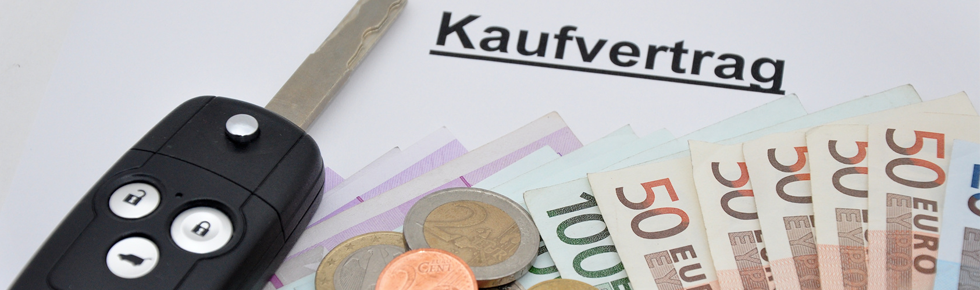 Kaufvertrag, Autoschlüssel und Geld